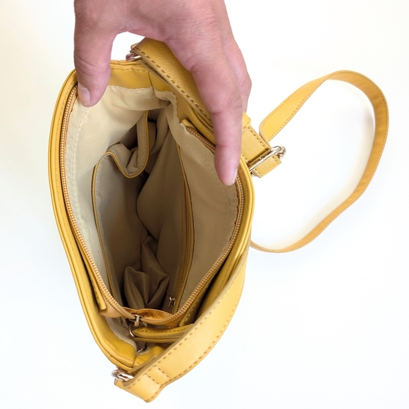 United Colors Of Benetton Yellow, Pink  And Orange Crossbody Bag ~ Like New - Picture 10 of 10